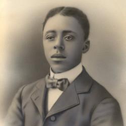 劳伦斯·奥斯利，伯洛伊特最早的非裔美国学生之一.